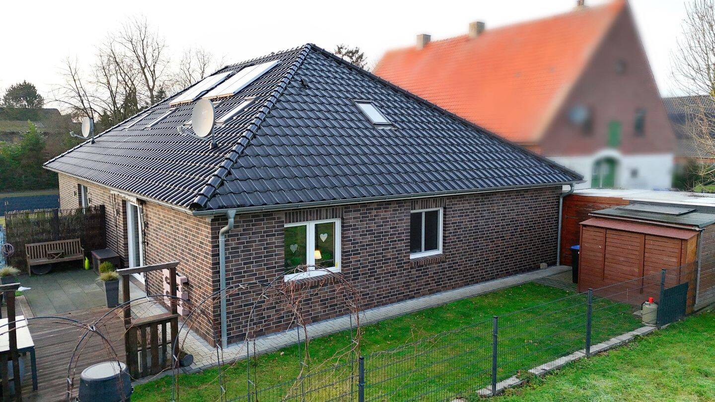 Moderne Doppelhaushälfte – Stilvoll wohnen mit energieeffizientem Wohnkomfort, 27607 Geestland