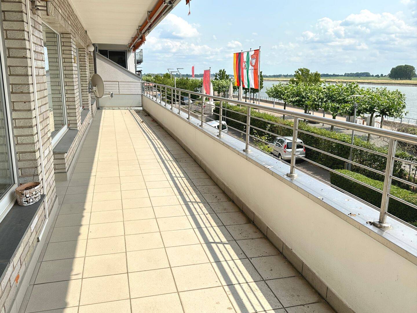 Wo der Rhein Ihr Nachbar ist: Stilvolles Wohnen mit Weitblick, 46446 Emmerich am Rhein
