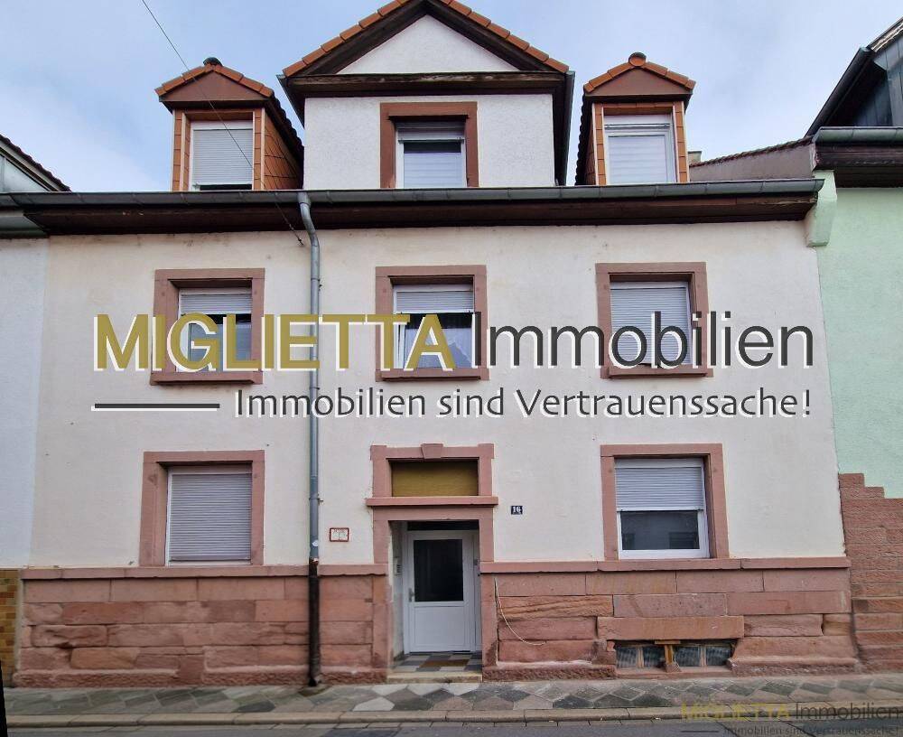 Renditestarkes Mehrfamilienhaus in gepflegtem Zustand in Mannheim Neckarau, 68199 Mannheim (Almenhof Neckarau)