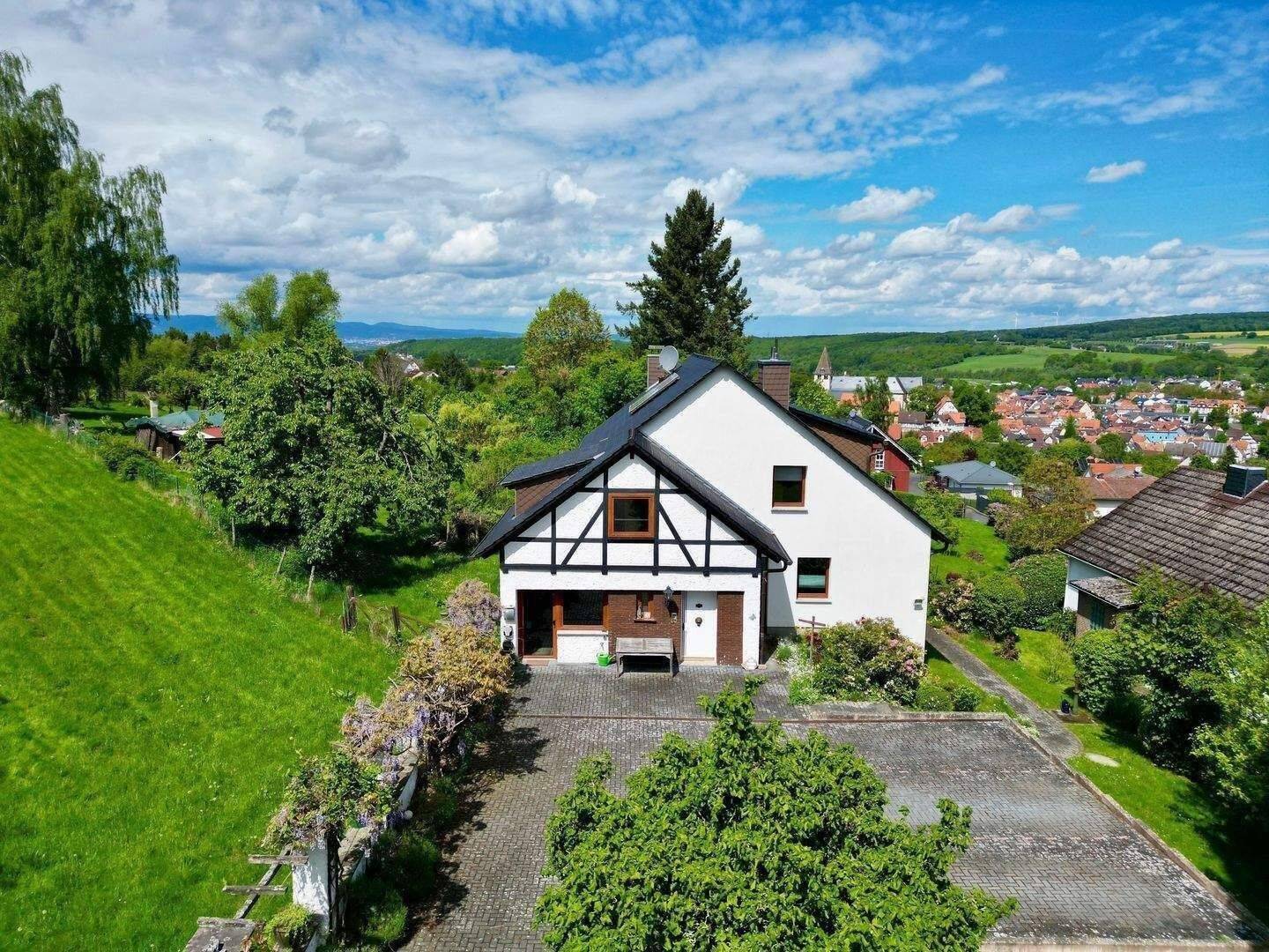 Einzigartiges Anwesen mit Traumgrundstück und Fernblick über Kaufungen, 34260 Kaufungen