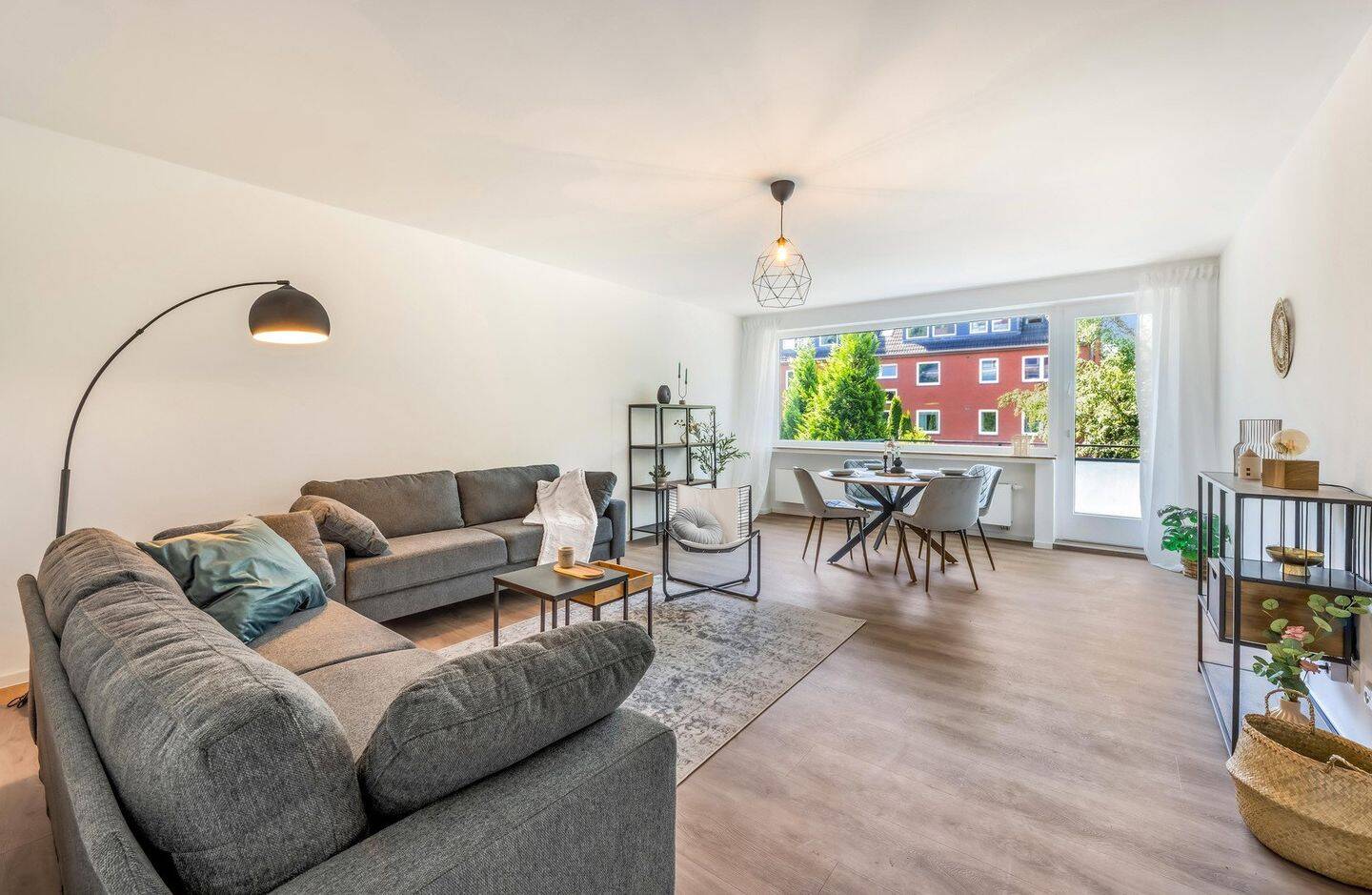 Erstbezug nach Kernsanierung: Ihr schlüsselfertiges Wohnglück oder die perfekte, sorgenfreie Rendite, 28207 Bremen (Hastedt)