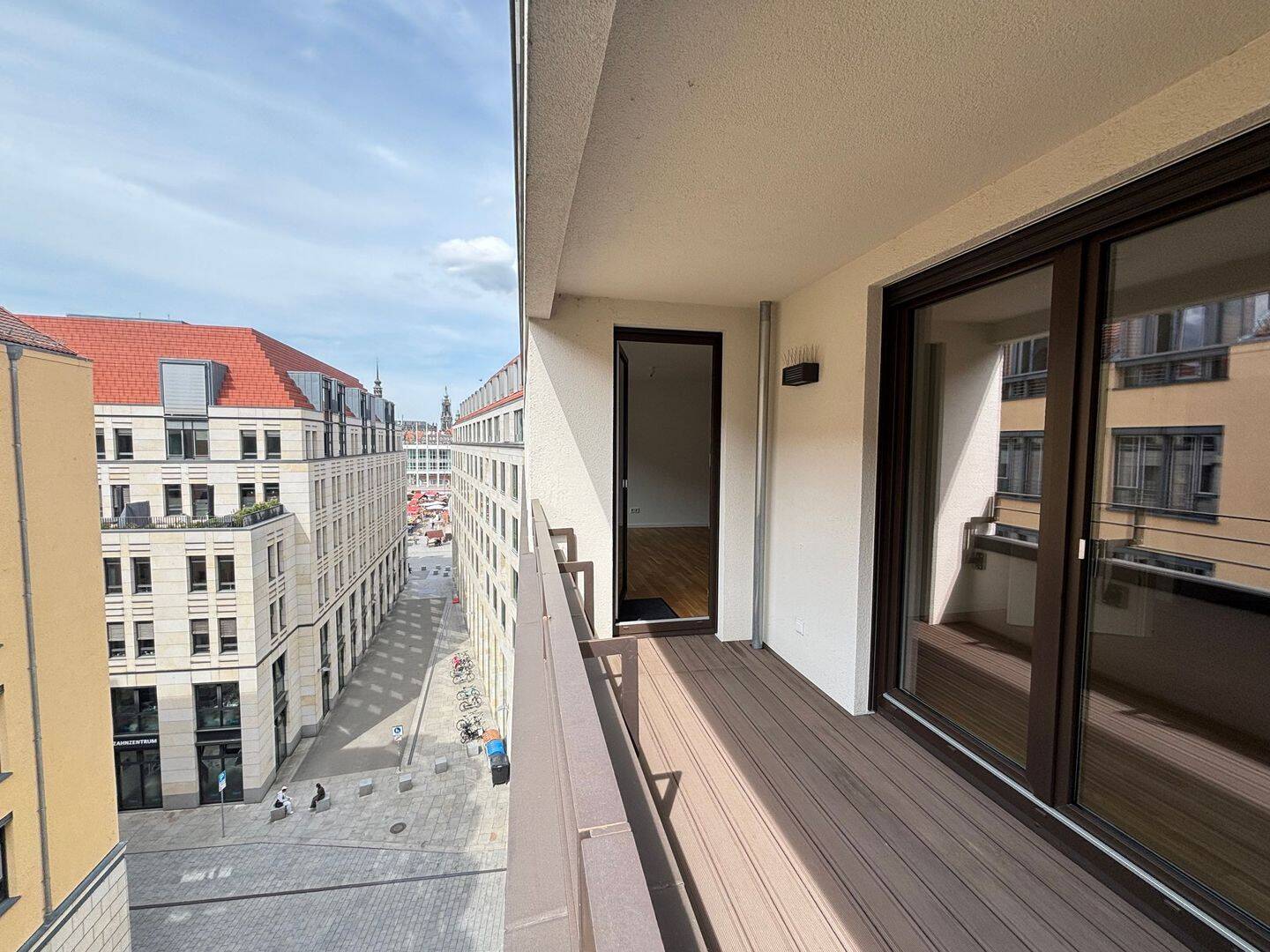 Hochwertige 3-Zi.-Whg. mit ca. 90 m² am Altmarkt * EBK + Balkon + zwei Bäder *