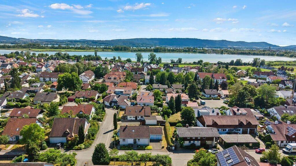 Einfamilienhaus mit ELW in Markelfingen mit großem Grundstück und Entwicklungsperspektive!, 78315 Radolfzell am Bodensee