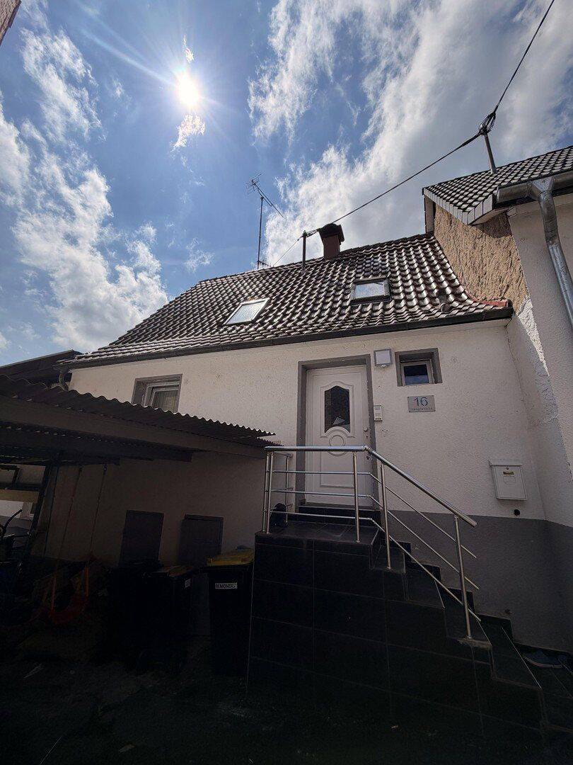 Großzügiges Einfamilienhaus über mehrere Ebenen, 74389 Cleebronn