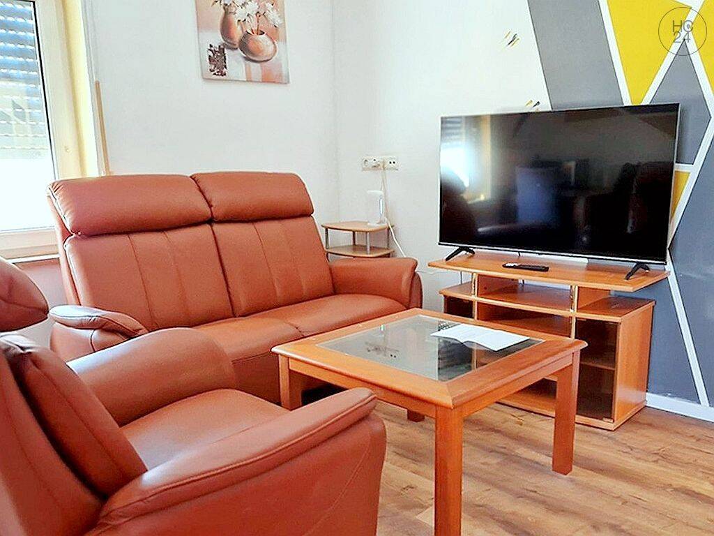 Möblierte 4-Zimmer-Wohnung mit WLAN, Balkon und Stellplatz  in Höchstadt an der Aisch., 91475 Lonnerstadt