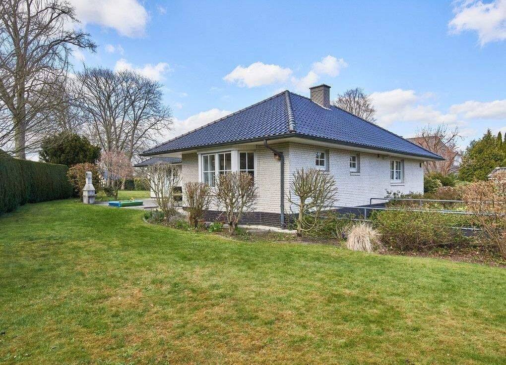 Einfamilien-Bungalow auf großem Grundstück, 22393 Hamburg (Wandsbek Bramfeld Poppenbüttel Sasel Wellingsbüttel)