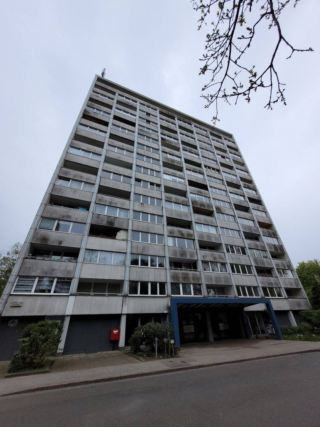 Frisch renovierte Wohnung mit Balkon & Einbauküche sucht neuen Mieter, 21079 Hamburg (Harburg)