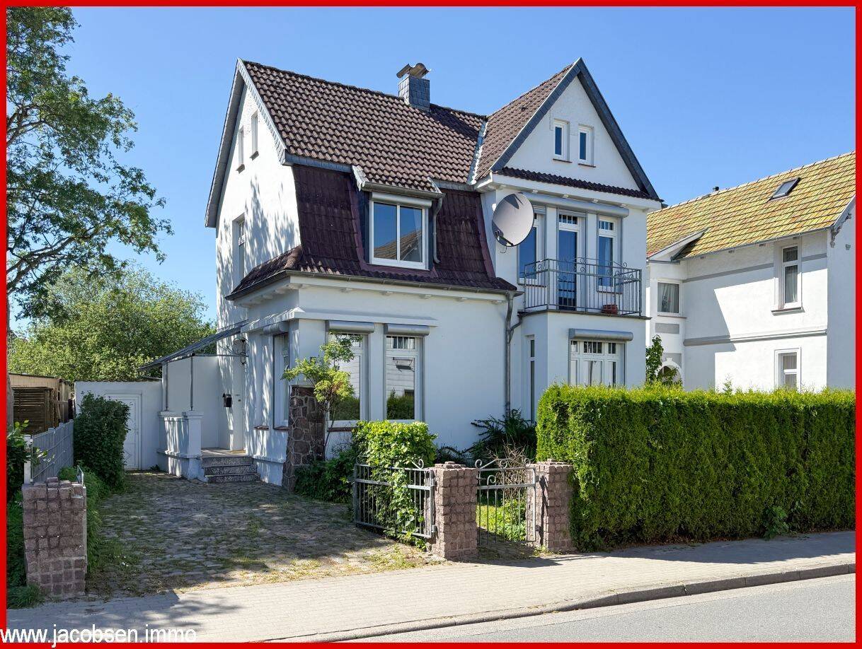 Zeitlose Eleganz -Städtisches Einfamilienhaus mit historischem Flair und kleiner Gartenoase, 24837 Schleswig