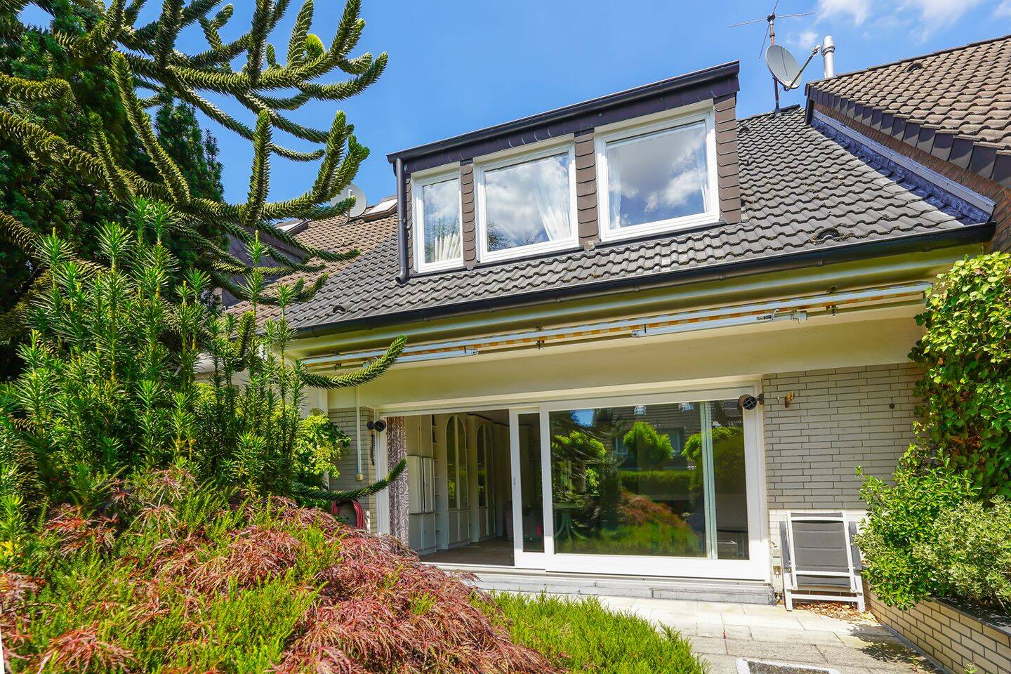 Ratingen-Hösel: Reihenmittelhaus mit viel Potenzial, 40883 Ratingen