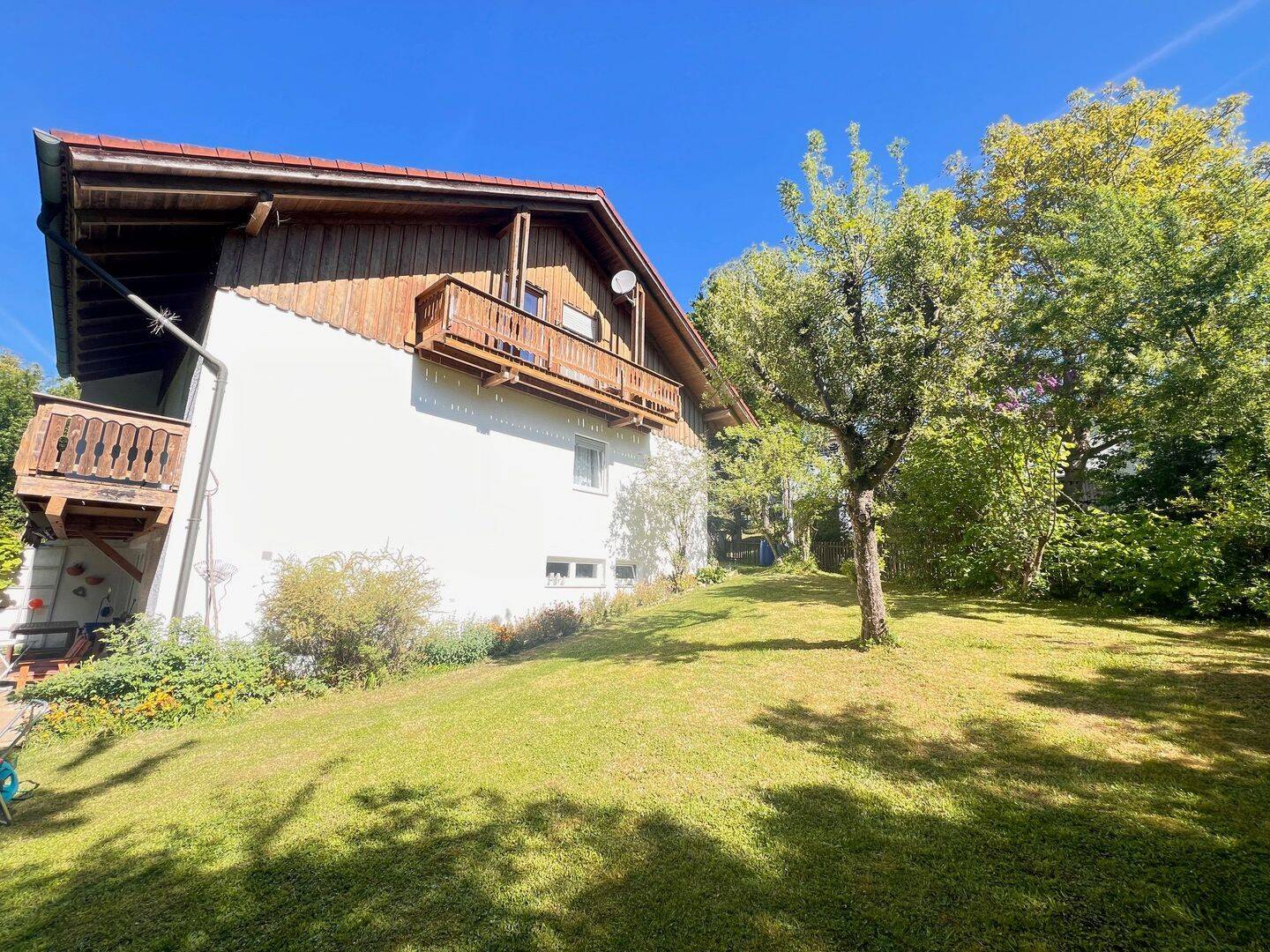 Schönes Wohnhaus in unverbaubarer Lage zu verkaufen, 94405 Landau a.d. Isar (Landau)