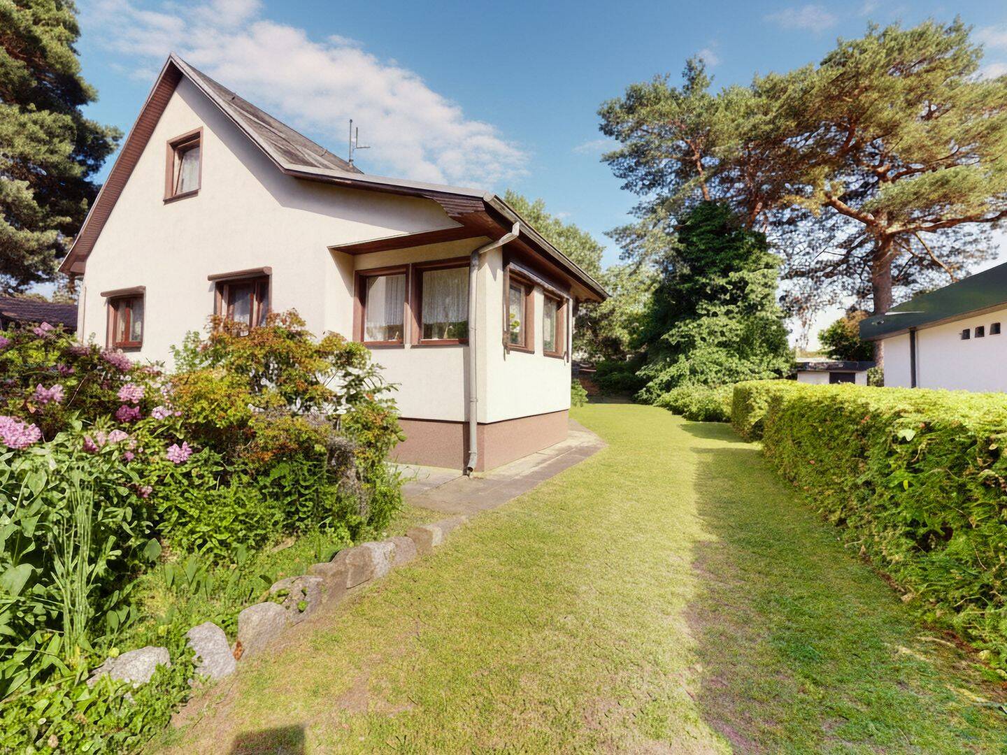 Bezugsfreies Einfamilienhaus mit großem Garten in berlinnaher Lage, 15366 Hoppegarten