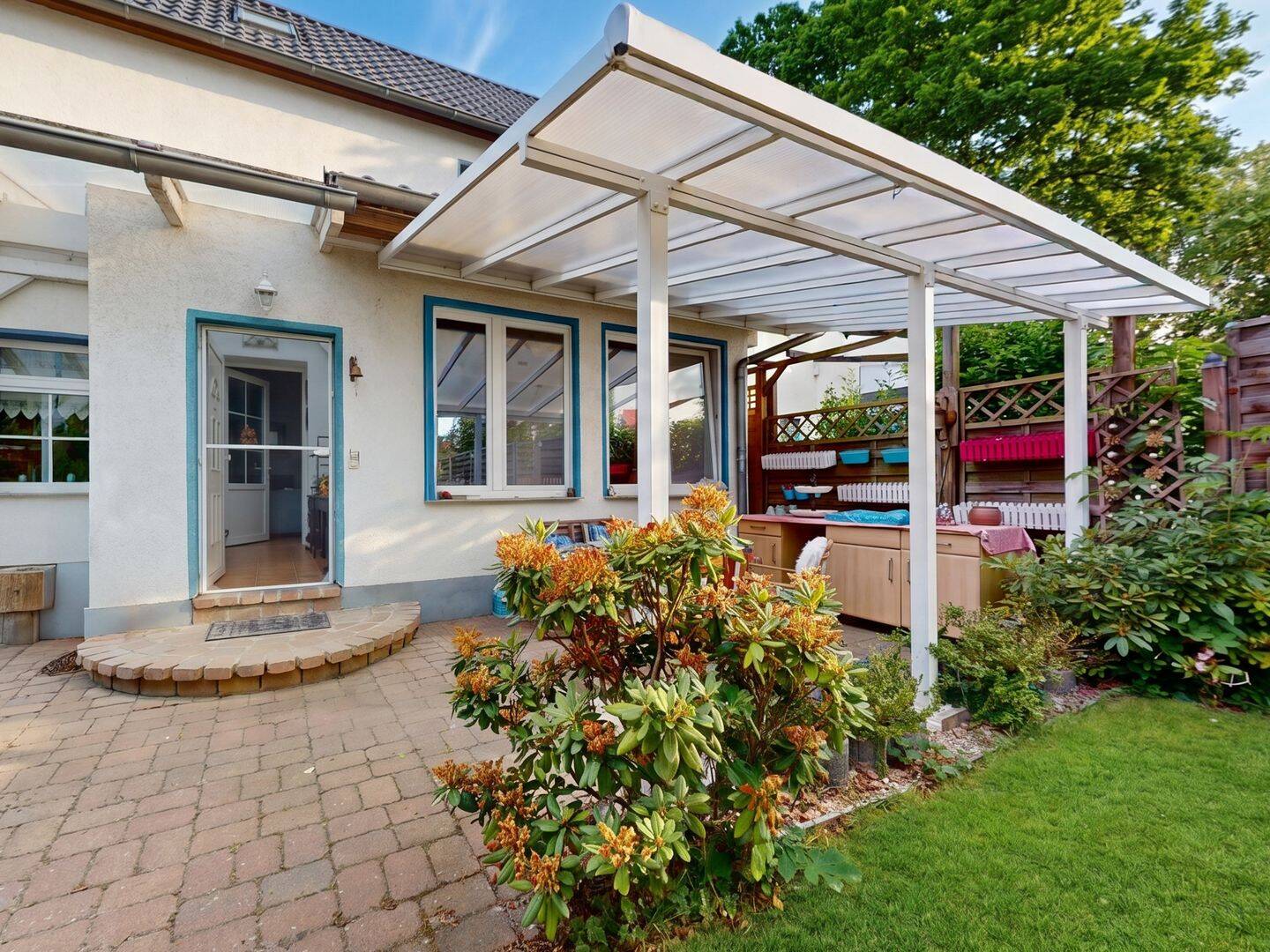 Doppelhaushälfte mit ca. 24 m² Dachterrasse und gepflegtem Garten, 15366 Neuenhagen bei Berlin