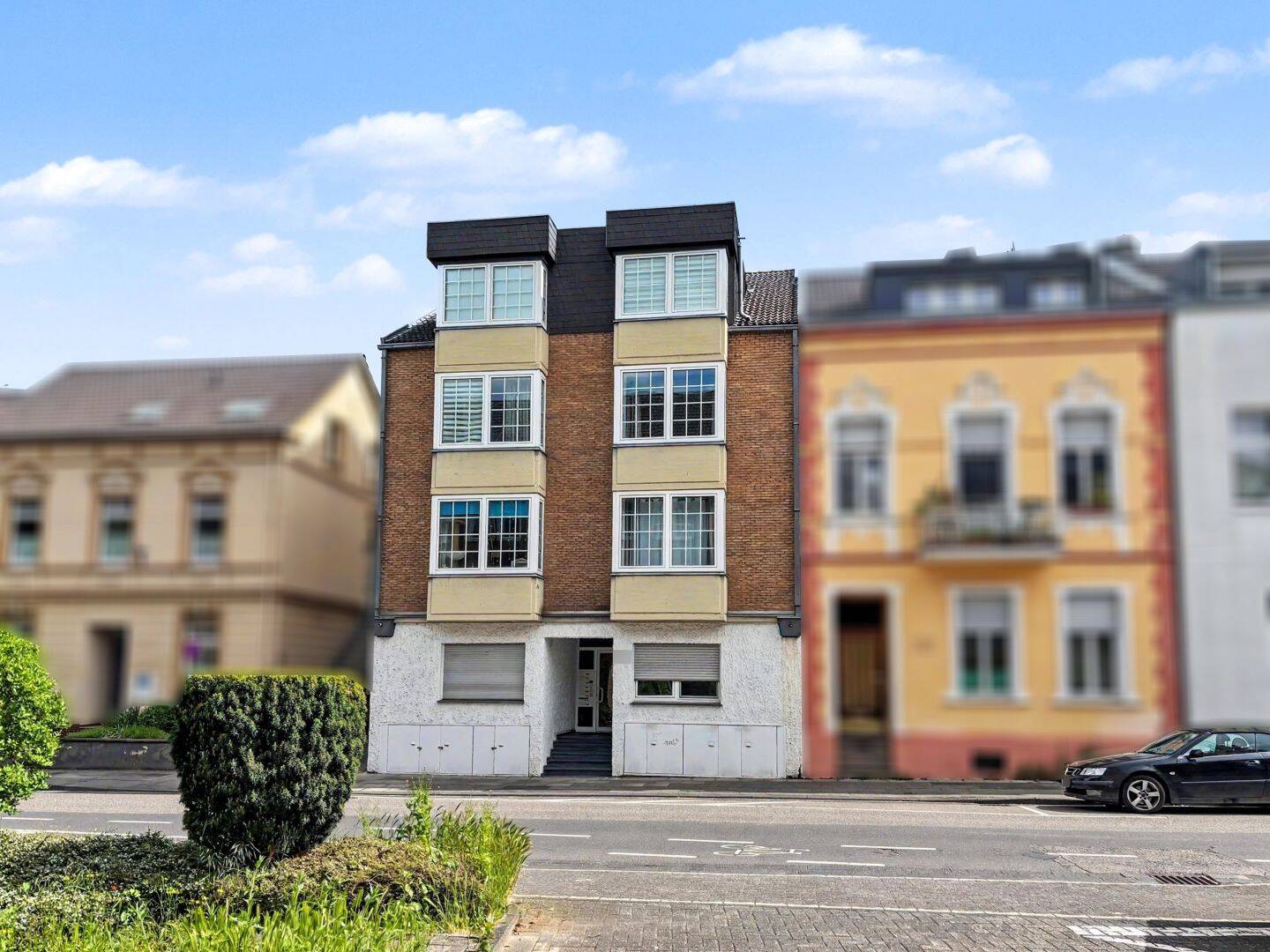 Gepflegtes und voll vermietetes Mehrfamilienhaus mit Terrassen und Balkonen in Bonn-Oberkassel, 53227 Bonn