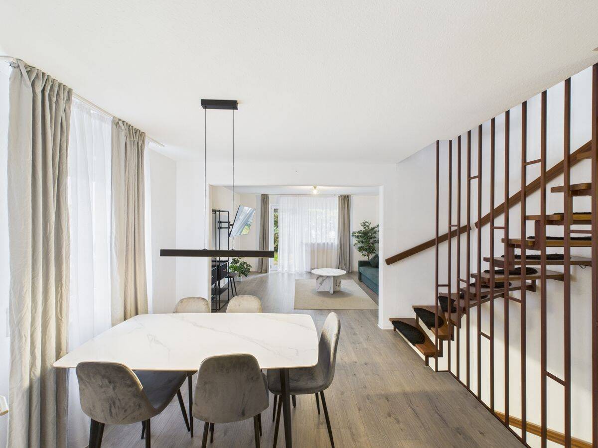 Doppelhaushälfte, 5-6 Zi., Tageslicht-Bad, Einbauküche, Terrasse, Balkon, Garten, Garage, Stellplatz, 73527 Täferrot