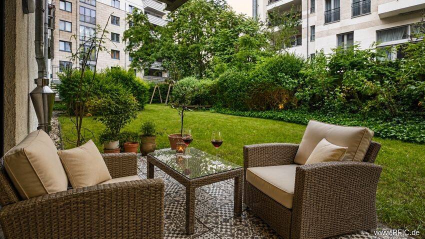 Ruhige Gartenterrasse mit 3-Zimmer-Wohnung – total zentral, 10179 Berlin (Mitte)