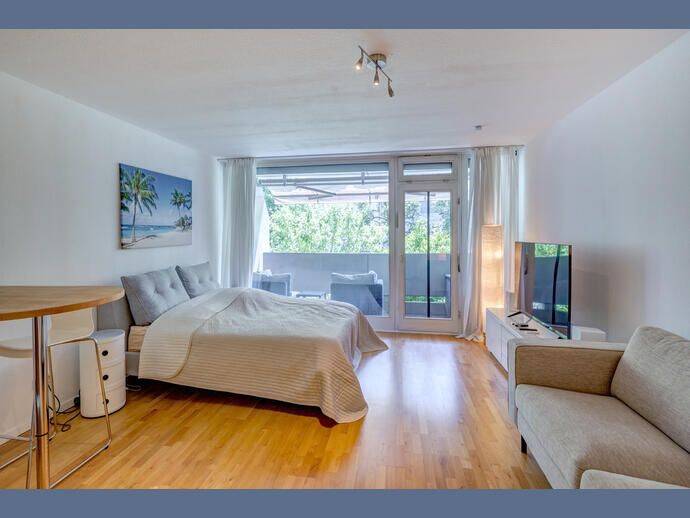 Möbliert: Modern & möbliert: Apartment direkt am Luitpoldpark, 80796 München (Schwabing-West)
