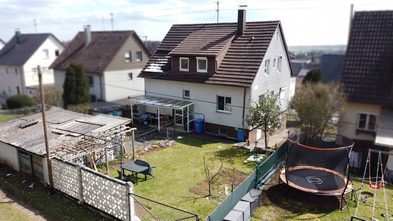 Familienfreundliches Einfamilienhaus in ruhiger Lage mit Garten und Garage, 72474 Winterlingen