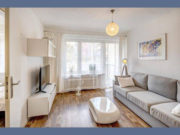 Möbliert: Möblierte 1,5-Zimmer Wohnung, Nähe Haltestelle Milbertshofen, 80807 München (Milbertshofen-Am Hart Schwabing-Freimann)