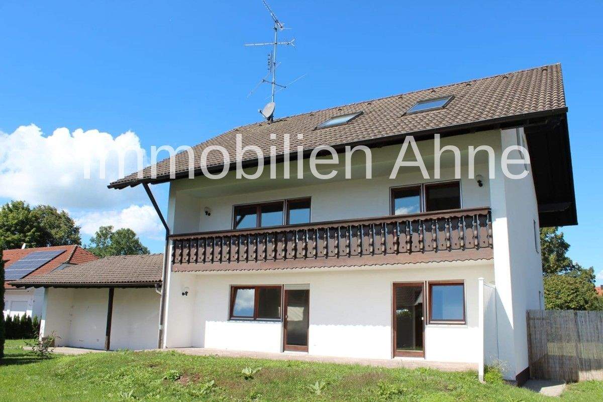 Wohnen mit zeitloser Eleganz!  EFH mit ELW auf sonnigem Grund – Erkheim!, 87746 Erkheim