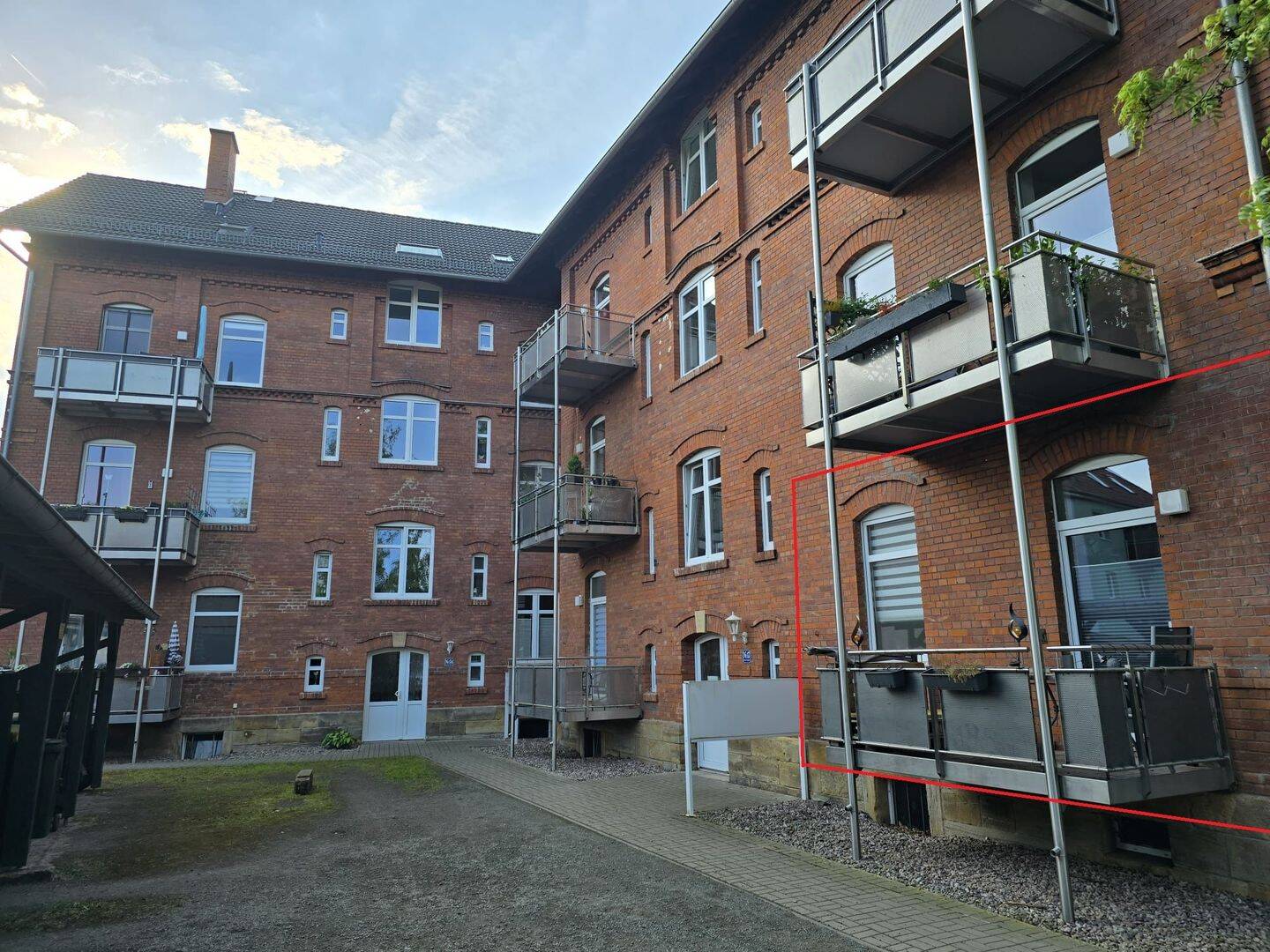 Charmante Dachgeschoßwohnung mit Fußbodenheizung und Carportstellplatz- saniert und energieeffizient, 99867 Gotha