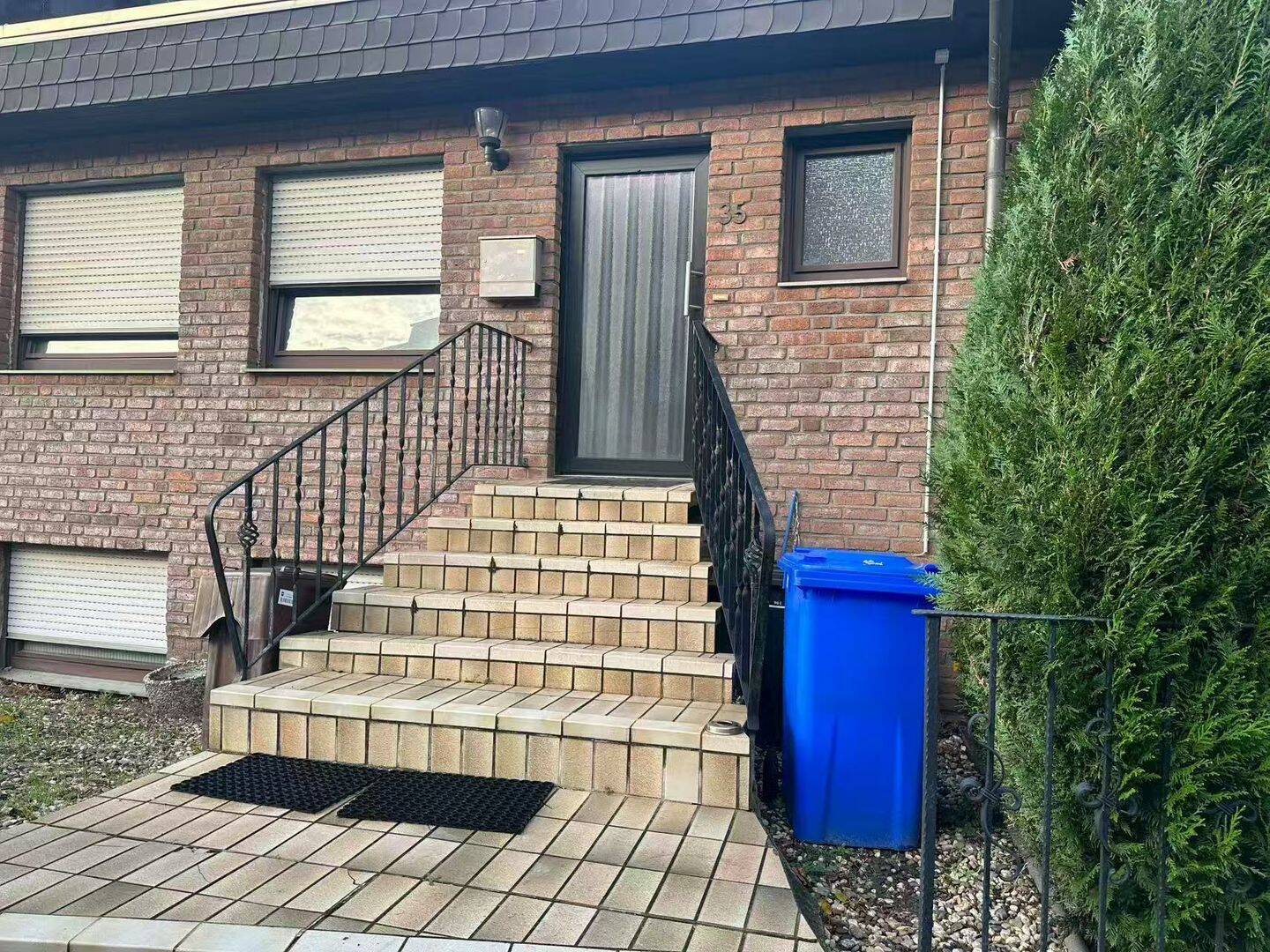 Familienhaus mit Garten, Garage und Ausbaupotenzial in MG-Eicken, 41061 Mönchengladbach (Eicken Stadtmitte Waldhausen)