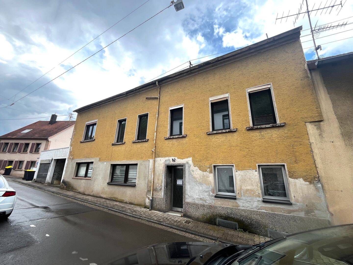 Renovierungsbedürftiges MFH in Ottweiler zu verkaufen!, 66564 Ottweiler