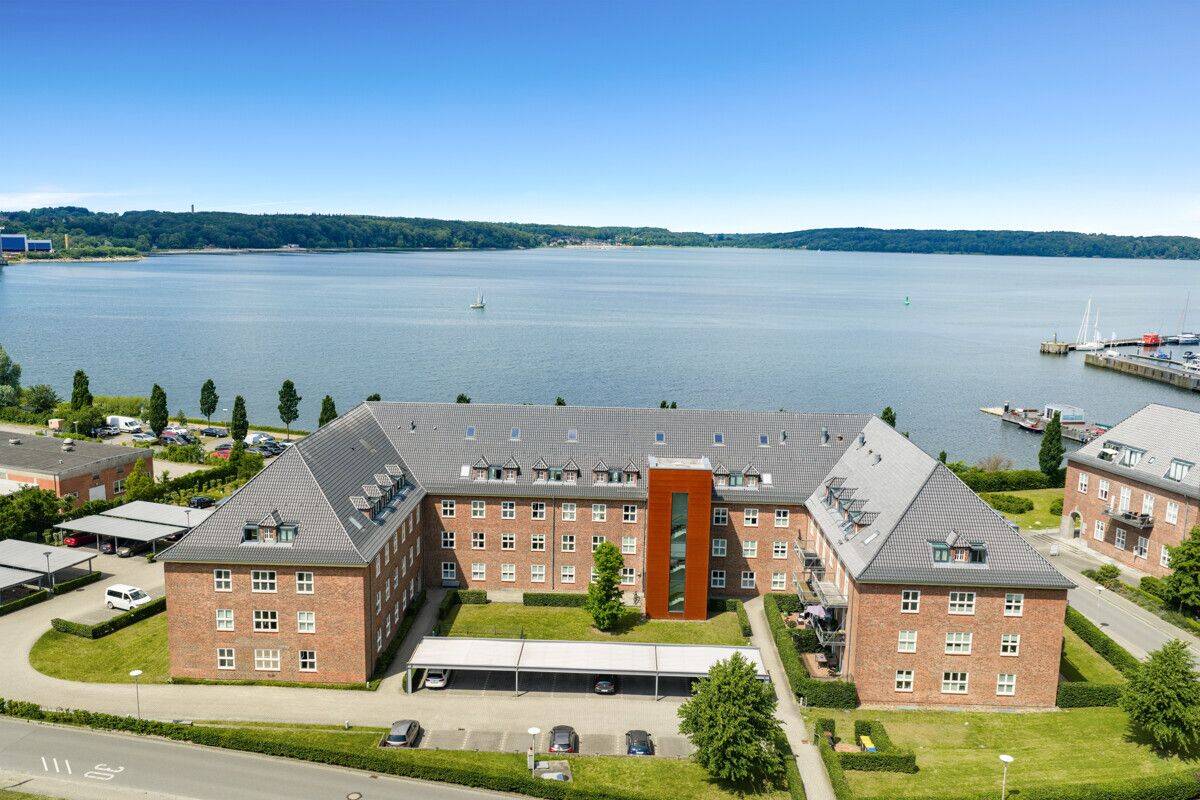 Investieren in Beständigkeit – Vermietete Gewerbeflächen in repräsentativer Fördelage, 24944 Flensburg (Fruerlund Mürwik)