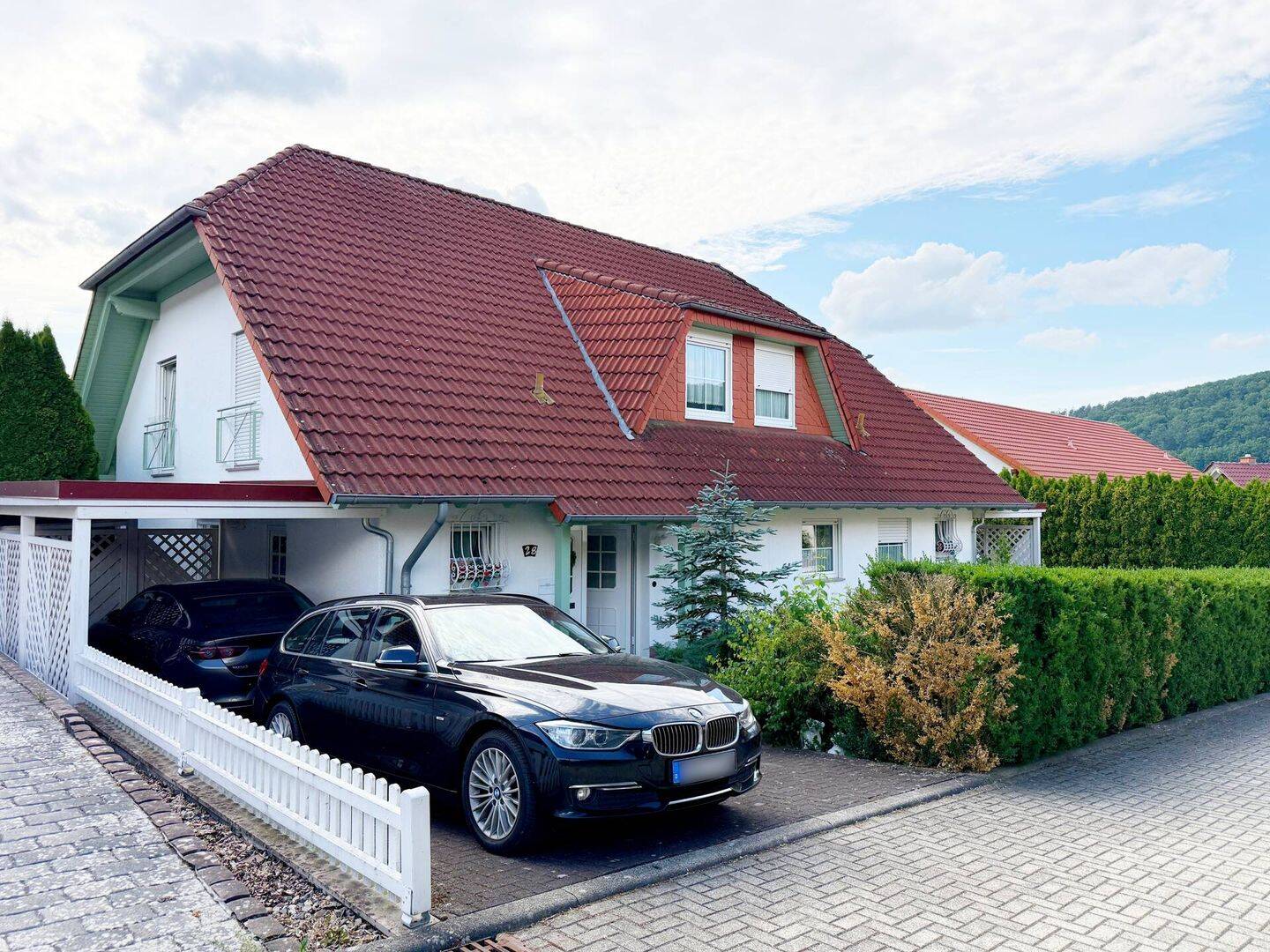 Top gepflegtes Zweifamilienhaus in Form von Doppelhaushälften in bester Lage von Melsungen-Adelsh., 34212 Melsungen