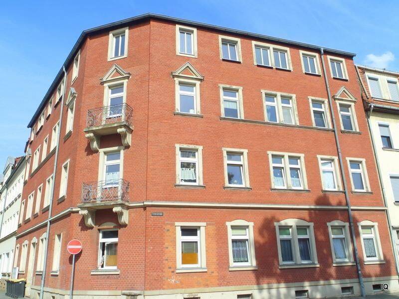 Ab sofort zu haben: Schöne 2-Zimmer-Wohnung mit Laminatboden, offener Küche & Bad mit Dusche, 1591 Riesa