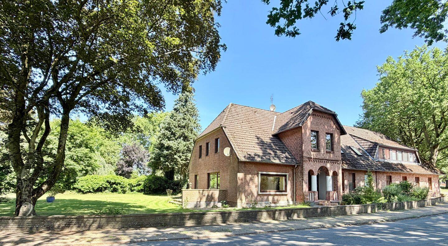 Gepflegtes, teilsaniertes Dreifamilienhaus auf ca. 4.298 m² großem Grund in Nindorf -Pferdehaltung dank Stallgebäude möglich-, 27374 Visselhövede