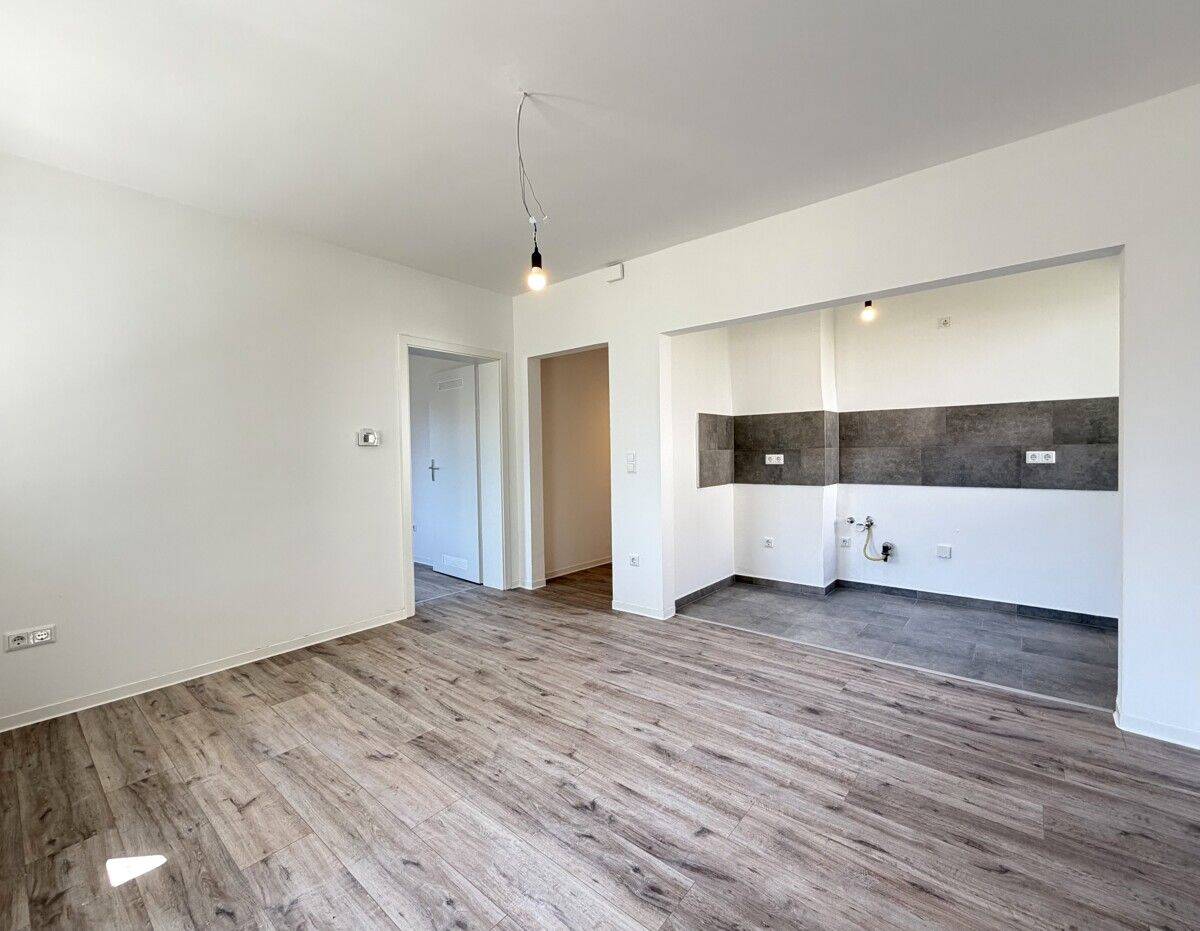 Helle 2-Zimmer-Wohnung im Hochparterre mit sonnigem Balkon!, 32427 Minden