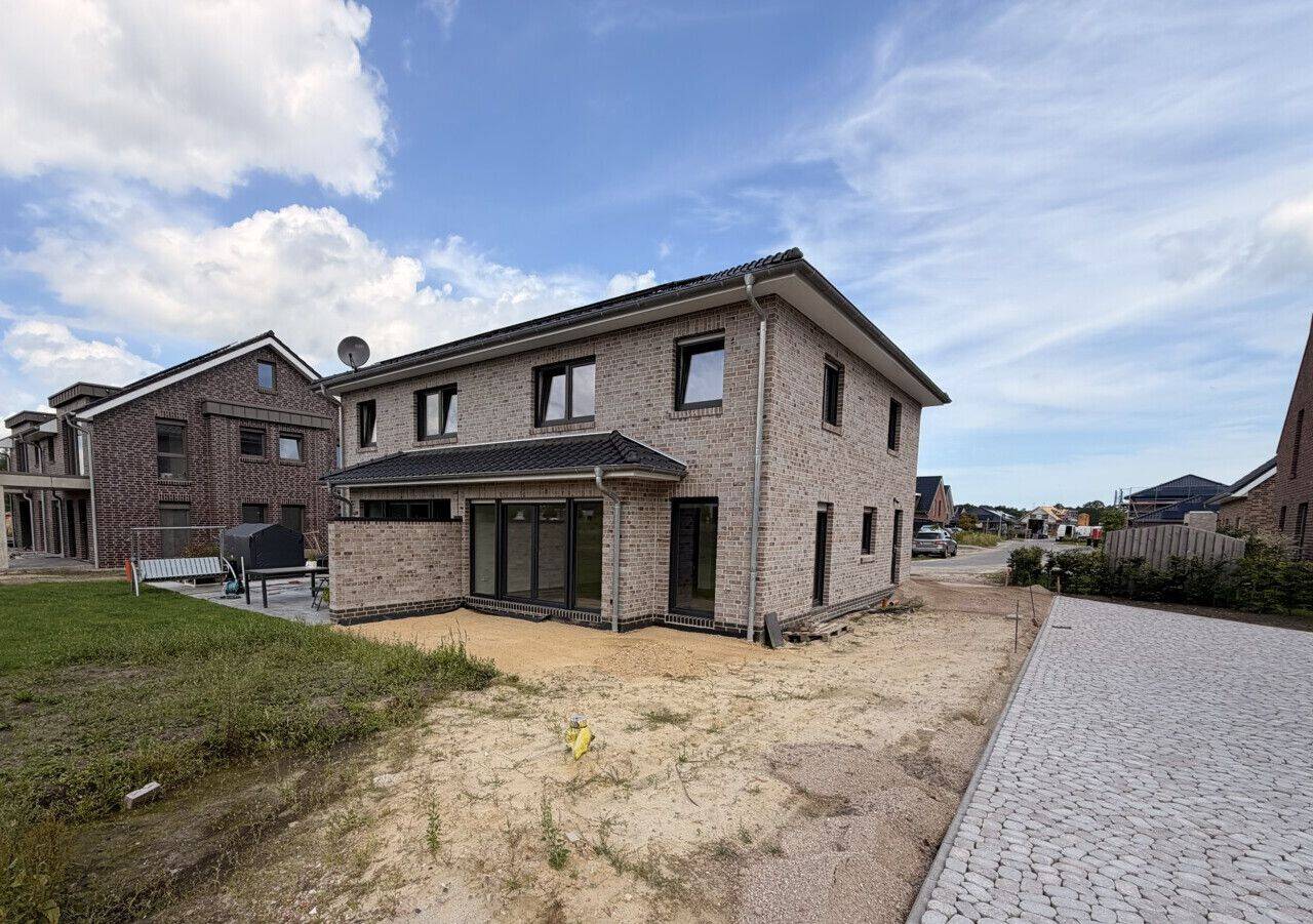 Moderne Doppelhaushälfte in Wiefelstede, Ihr neues Zuhause zum Wohlfühlen, 26215 Wiefelstede