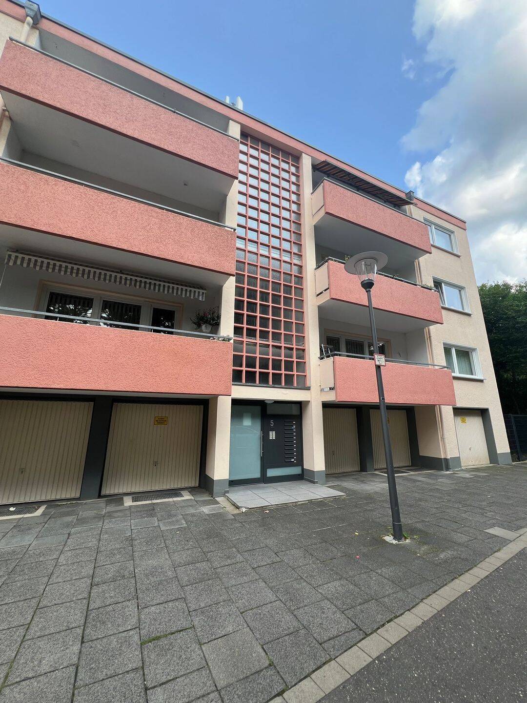 Terrassenappartement mit neuer Ausstattung im Hinterhof Köln-Hülsenweg, 51061 Köln (Mülheim Dünnwald Flittard Höhenhaus Stammheim)
