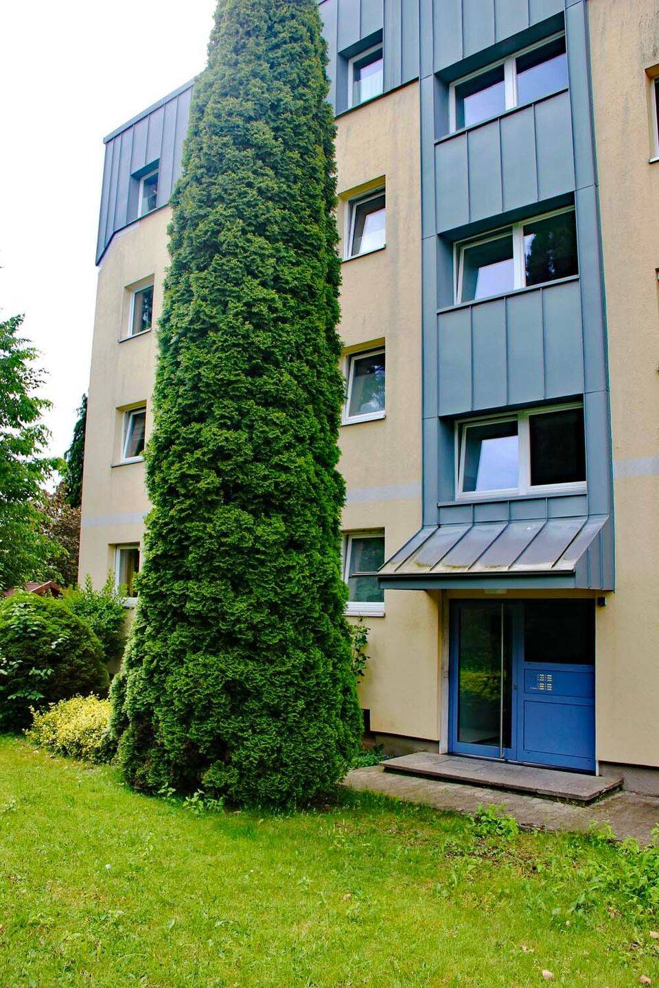 Lichtdurchflutete Wohnung. Großer Balkon. 2 Zimmer. Ganz oben., 82256 Fürstenfeldbruck