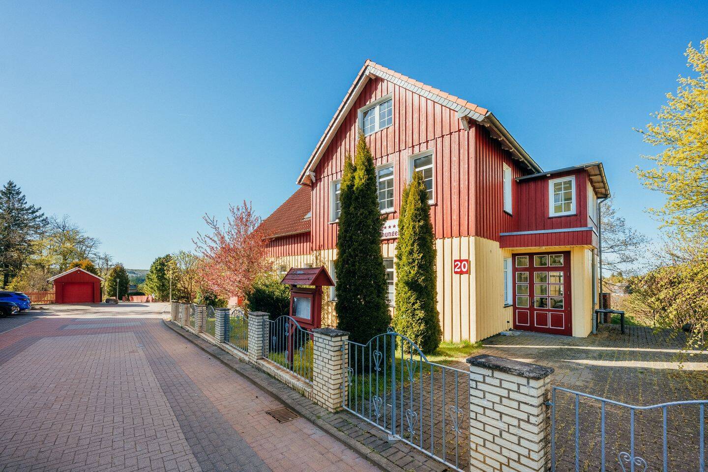 Ferienhaus mit 4 Ferienwohnungen im Harz zu verkaufen., 38700 Braunlage