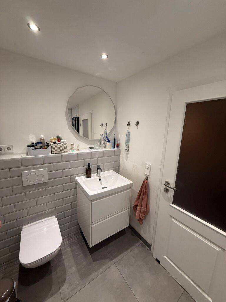 Zentrale 4-Zimmer-Wohnung mit 103 m², zwei Balkonen und Weitblick, 53117 Bonn (Auerberg Buschdorf Graurheindorf Zentrum Castell)