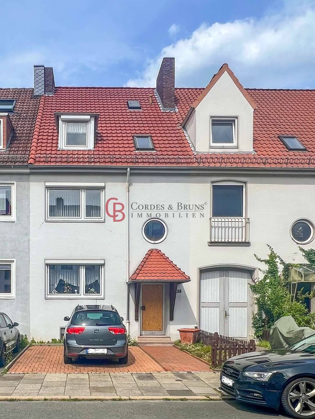 Reihenmittelhaus mit schönem Garten *provisionsfrei*, 28207 Bremen (Hastedt)