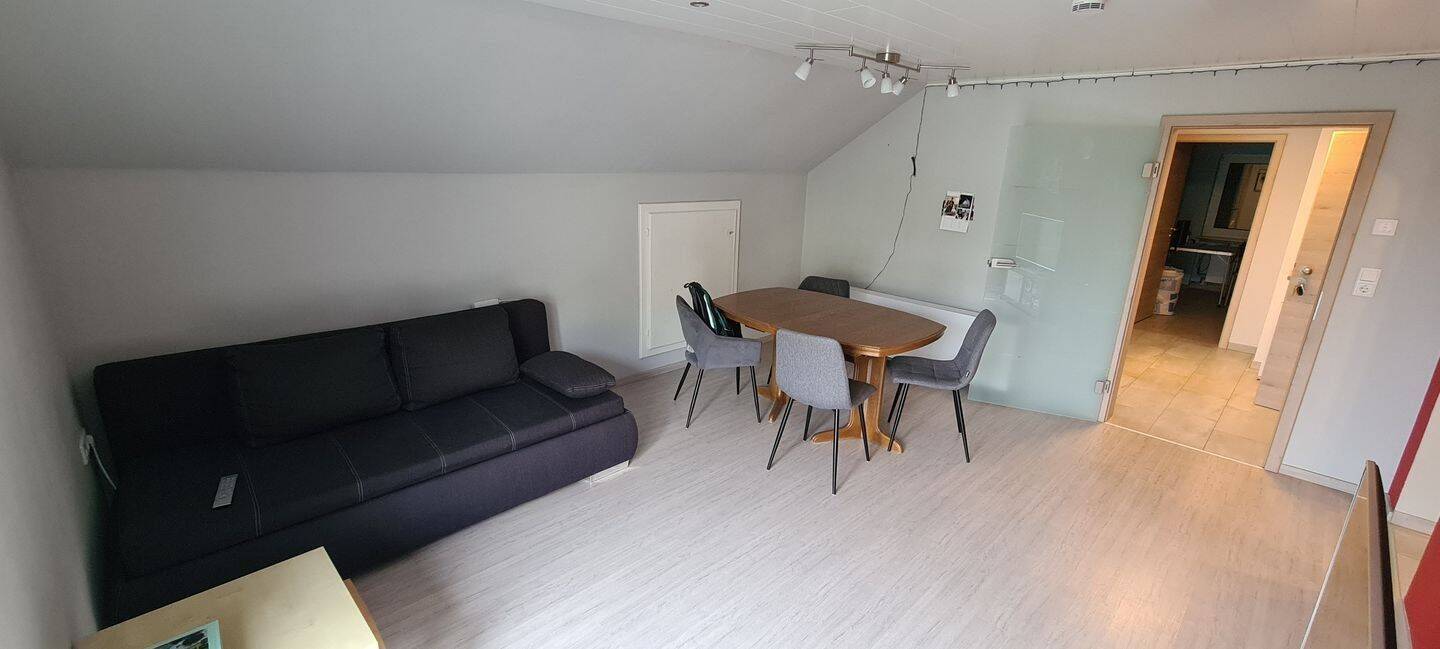 Schöne DG Wohnung, 97288 Theilheim