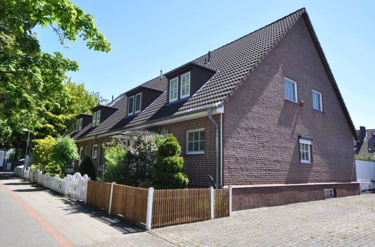 Vermietetes charmantes, vollunterkellertes Reihenendhaus mit Garage in Hannover-Misburg/Anderten, 30559 Hannover