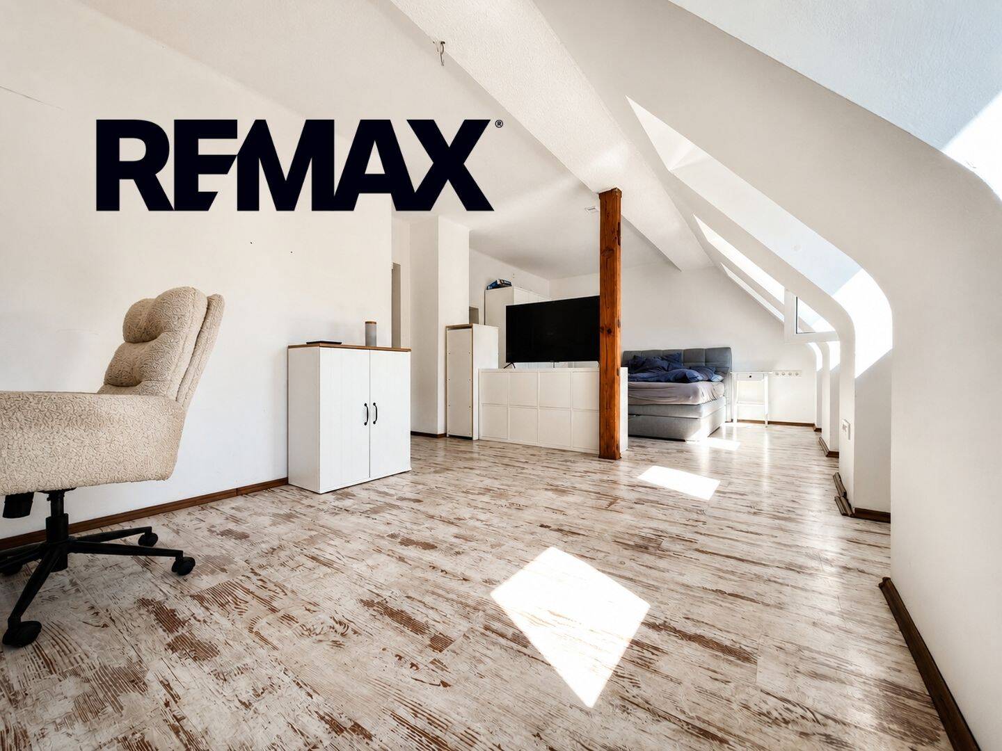 Hell. Modern. Charmant. Dachgeschosswohnung mit besonderem Wohngefühl, 90491 Nürnberg