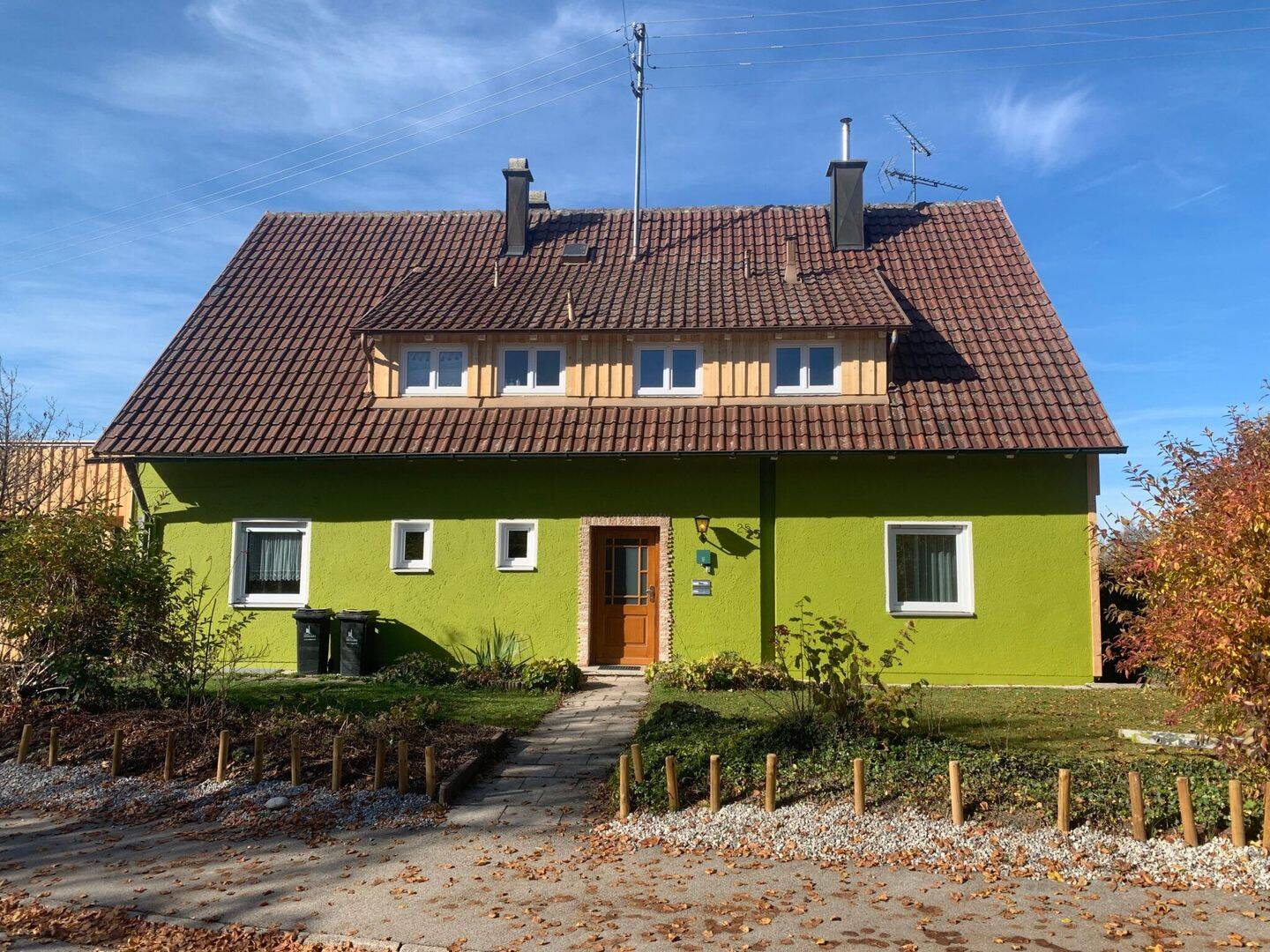 Großzügige 5-Zimmer-Erdgeschosswohnung mit Loggia, Garage und eigenem Garten in Stöttwang, 87677 Stöttwang