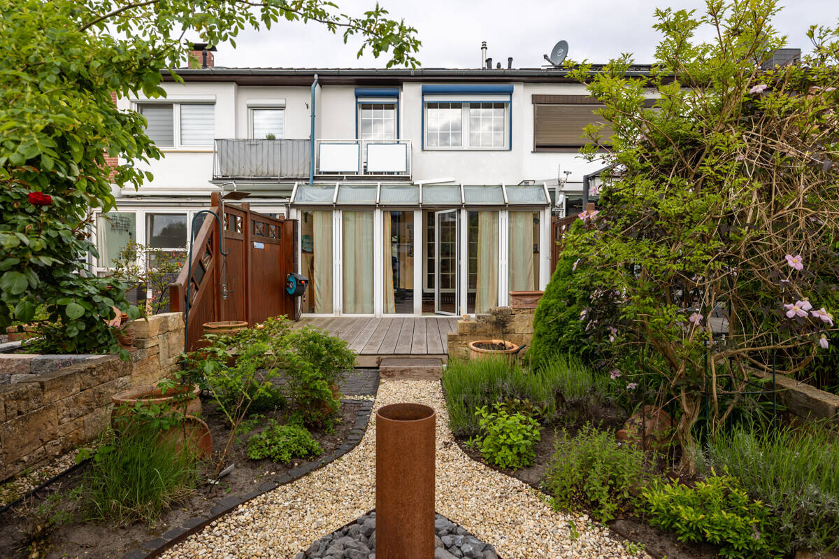 *** NECKISCHES RMH in beliebter LAGE im GEPFLEGTEN ZUSTAND und umfassenden MODERNISIERUNGEN ***, 27753 Delmenhorst (Bungerhof Deichhorst Dwoberg/Ströhen Mitte)