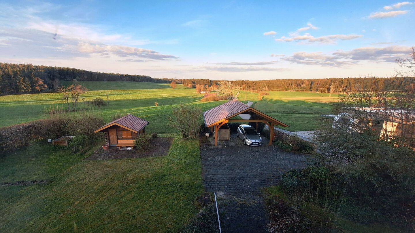 Wunderschön gelegene 5-Zimmer-Wohnung mit Balkon und großem Garten, 78713 Dunningen