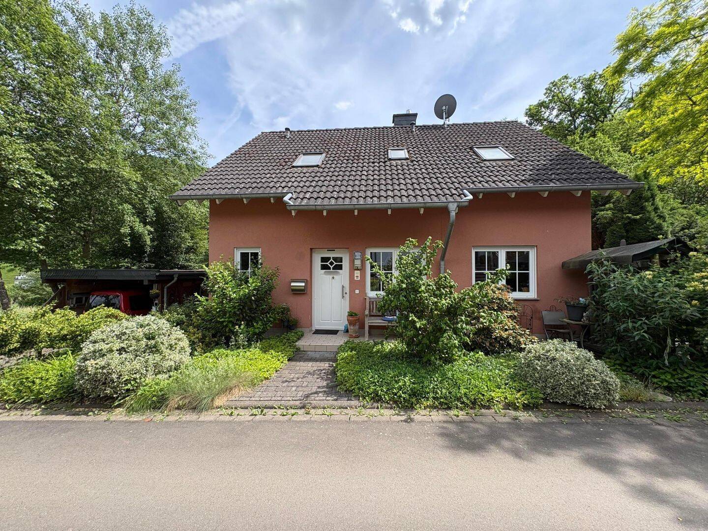 Gepflegtes Einfamilienwohnhaus mit herrlichem Garten und Carport, 56290 Lütz