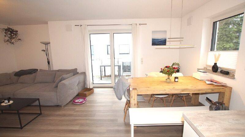 Moderne 3 Zimmer-Wohnung mit Balkon und Einbauküche, 94315 Straubing