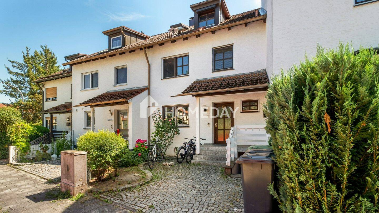 Ihr sicheres Fundament: Gepflegtes RMH mit grünem Garten, 6 Zimmern, Terrasse & Loggia, 93083 Obertraubling