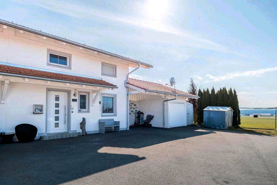 Modern wohnen, hochwertig entspannen: Doppelhaushälfte mit Pool, Outdoor-Küche, PV-Anlage, 83349 Palling