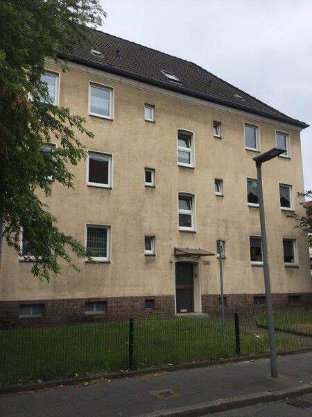Klein aber fein: schön renovierte Single-Wohnung mit großer Wohnküche, 46045 Oberhausen