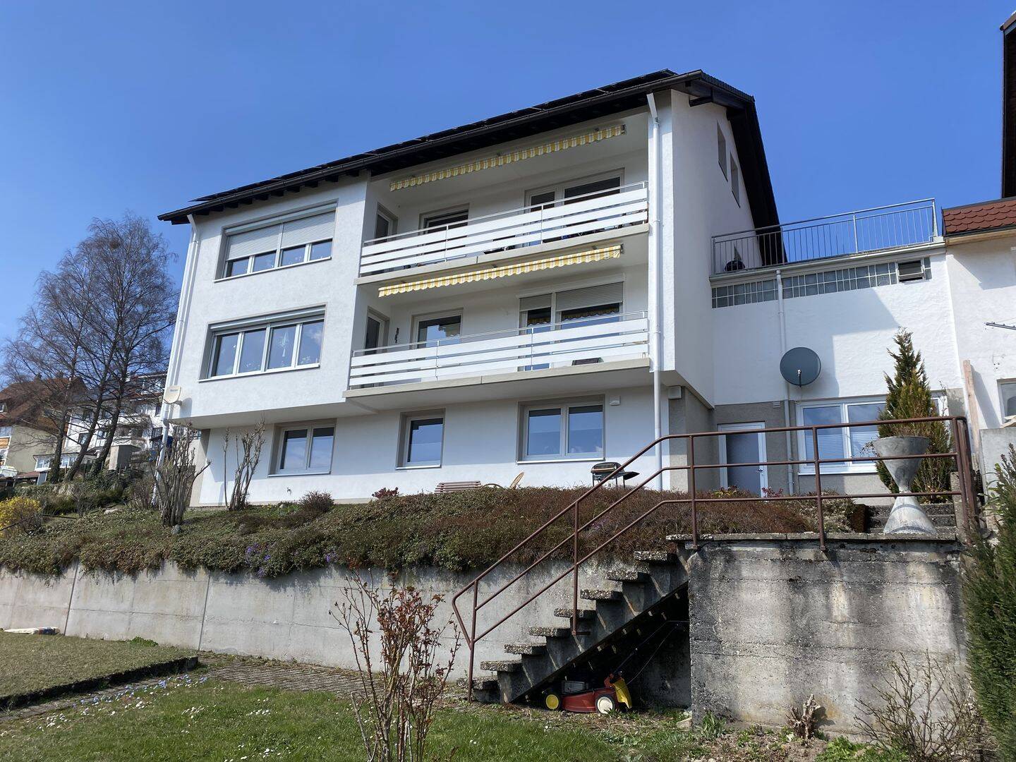 Großes u. gepflegtes 4-Familienhaus mit PV-Anlage in sonniger Lage von Schonach, 78136 Schonach im Schwarzwald