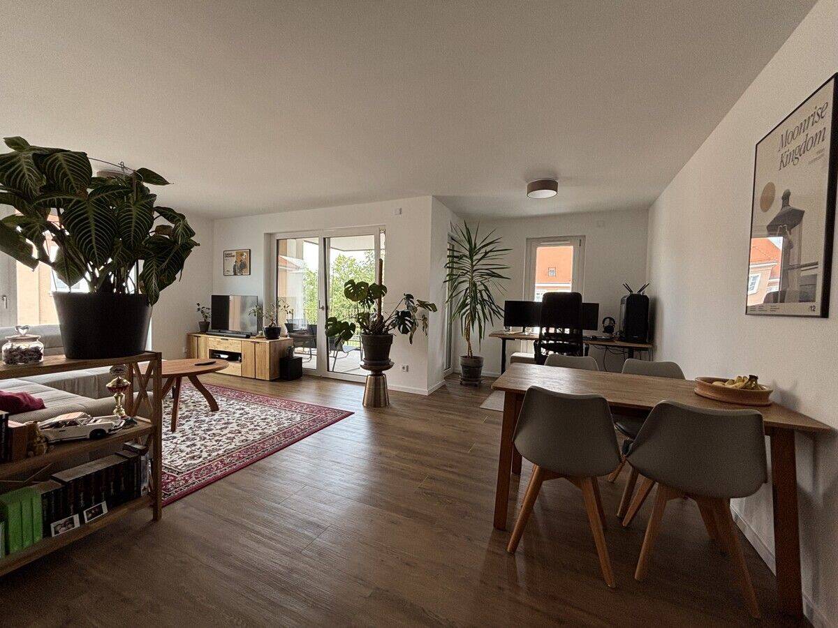 Moderne 2-Zi.-Wohnung mit Einbauküche, Balkon, zwei Stellplätzen, 78048 Villingen-Schwenningen